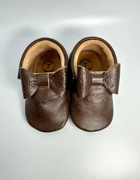 Seasoned Hickory Fringe Bow Mocc