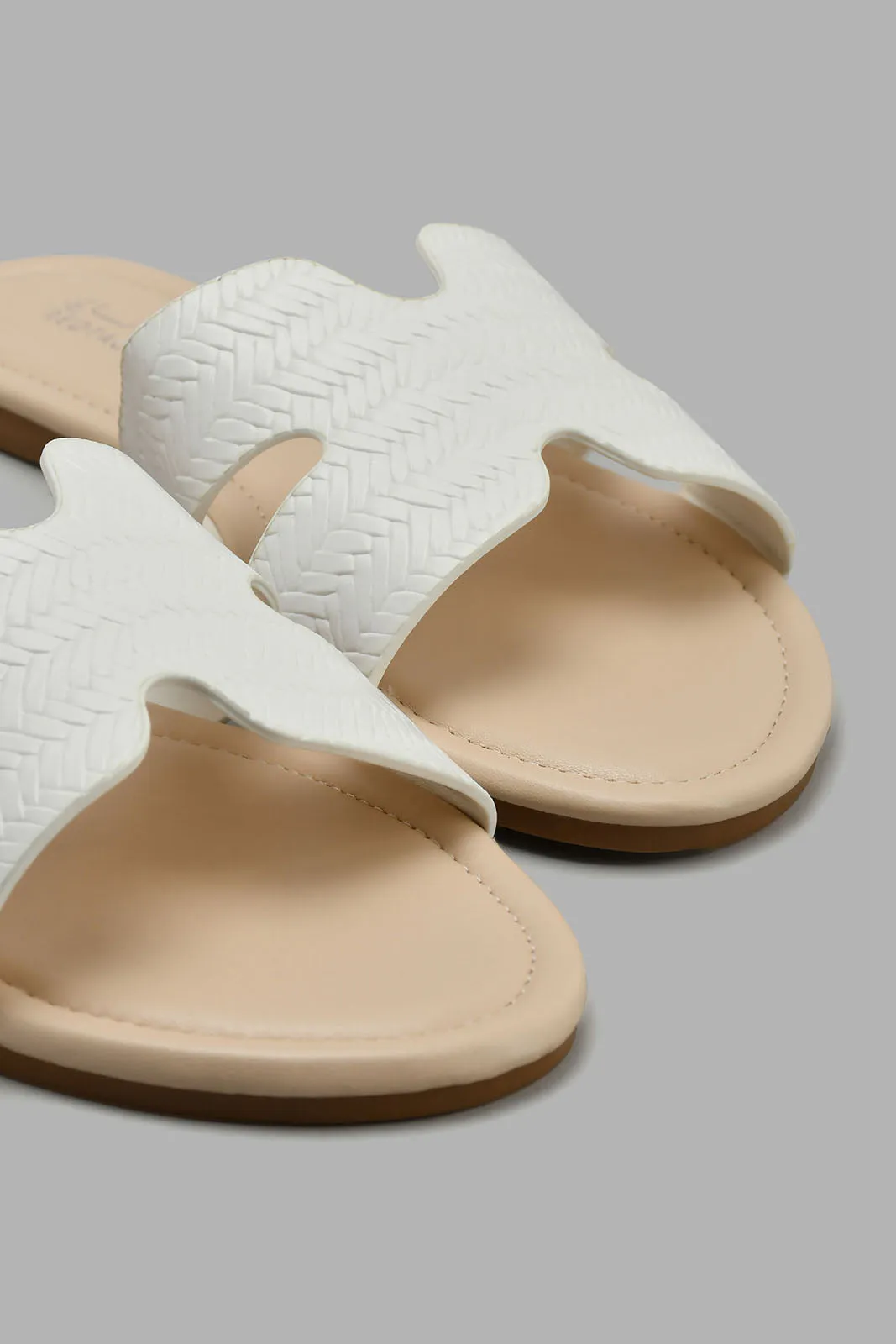 White Plain Mule